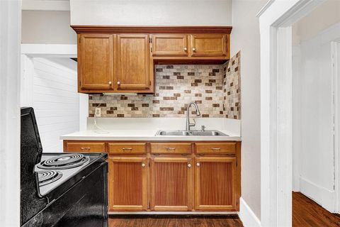 Tiny photo for 4004 Washington Street, Greenville, TX 75401 (MLS # 20920926)