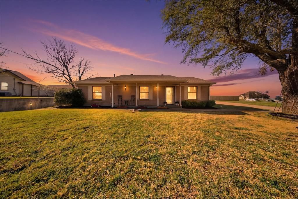 Photo of 299 E College Street, Gunter, TX 75058 (MLS # 21208178)