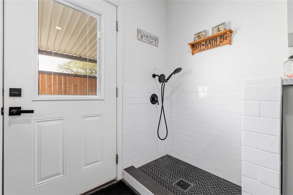 A01307 POWERS, A. L., TRACT 35 PT OF, ACRES 6.51 - Residential