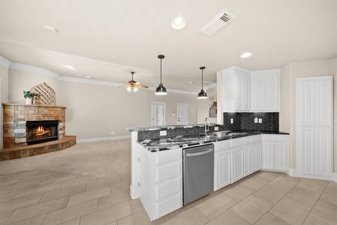 816 Ridgecrest Court Aubrey TX 76227