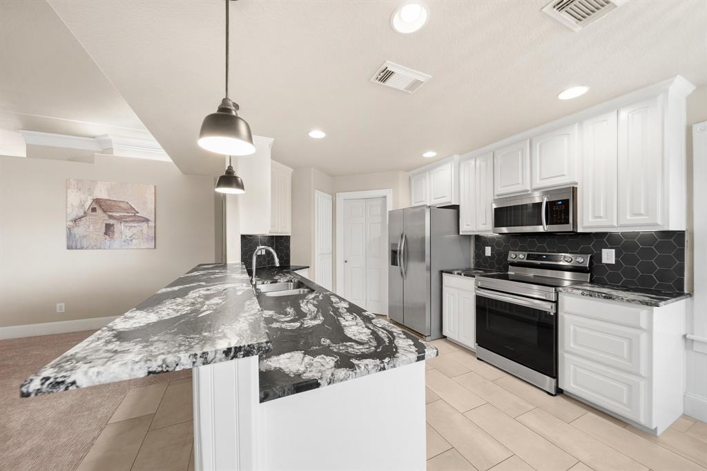 816 Ridgecrest Court