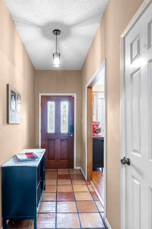 2225 Ridgewood