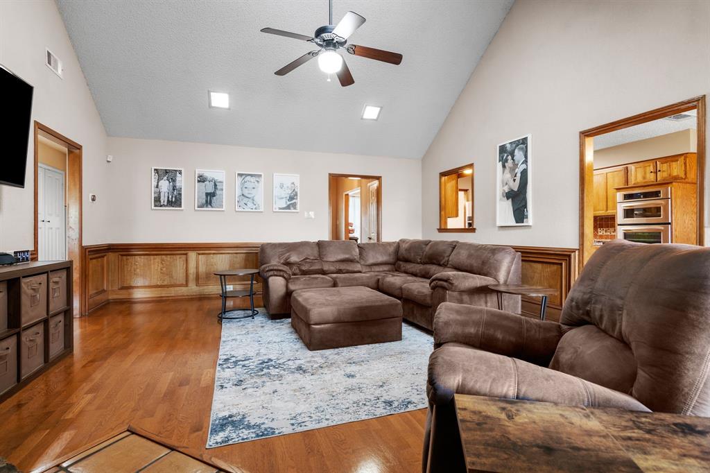 2225 Ridgewood