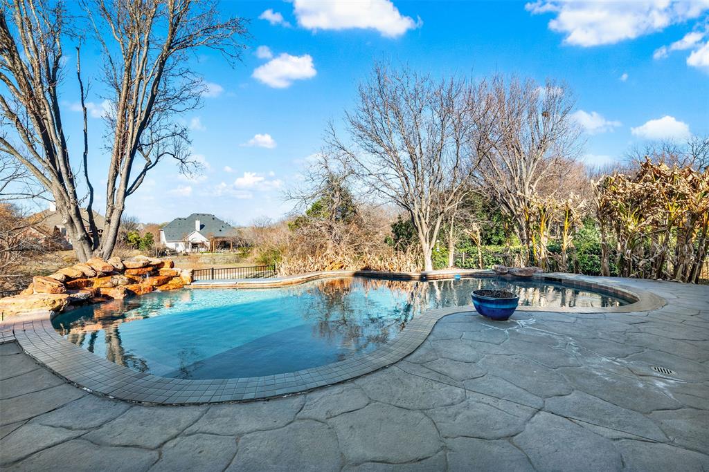 3915 Harvest Knoll Drive