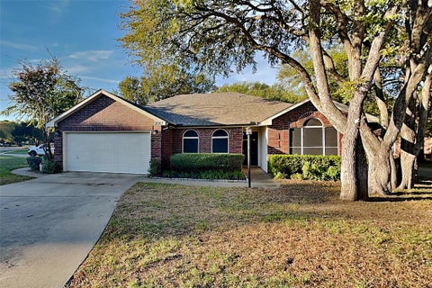 Photo of 2017 Taylor Court, Flower Mound, TX 75028 (MLS # 21421805)