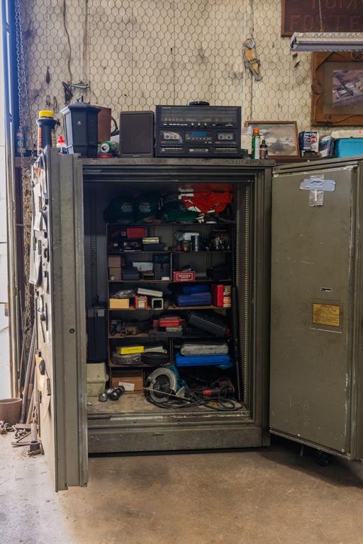 MORRIS, MARY SURVEY - Commercial Sale