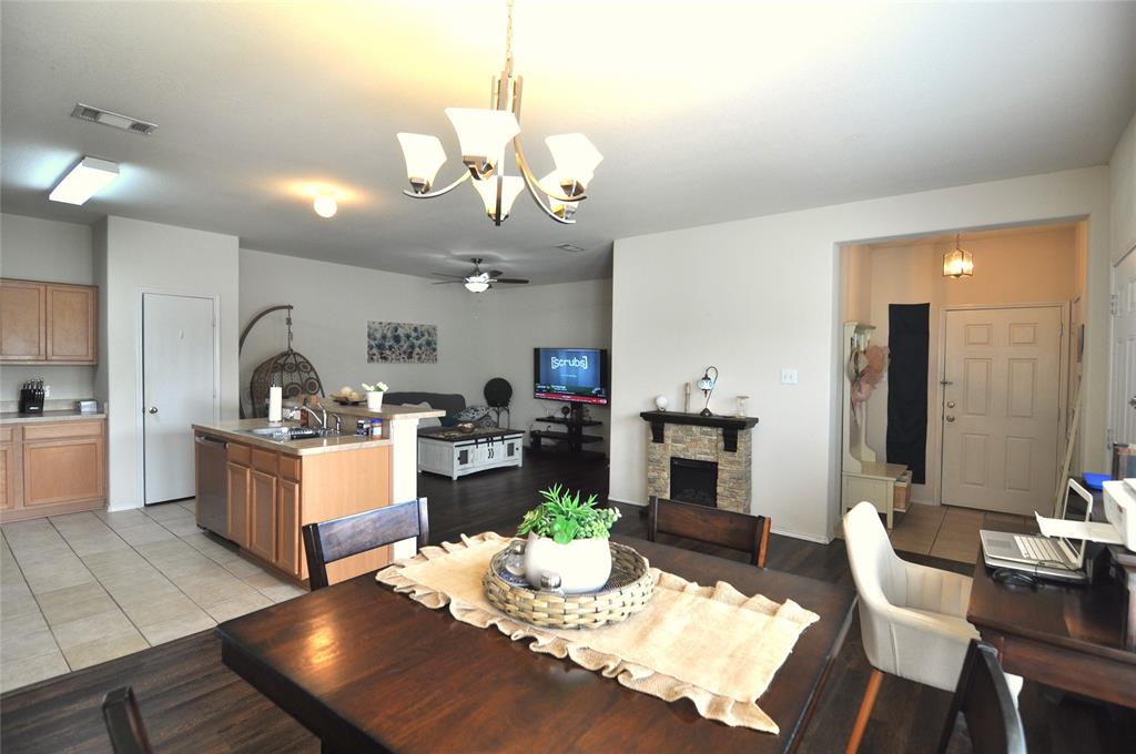 Villages Of Chisholm Ridge Th - Residential