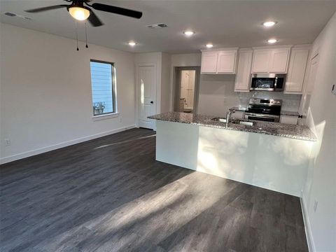 Photo of 2430 S Fannin Avenue, Denison, TX 75020 (MLS # 21169627)