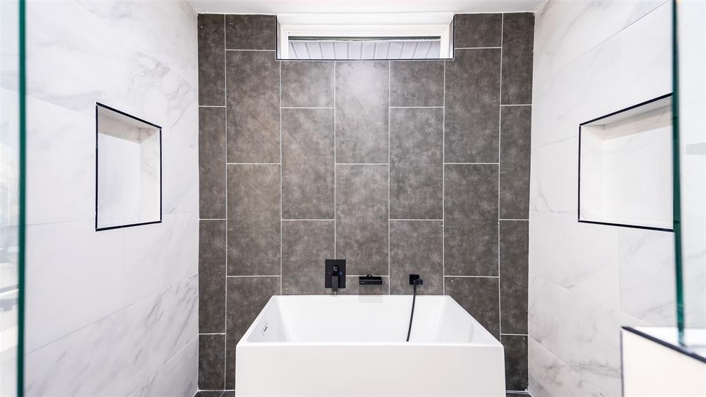 Lake Crest - Residential