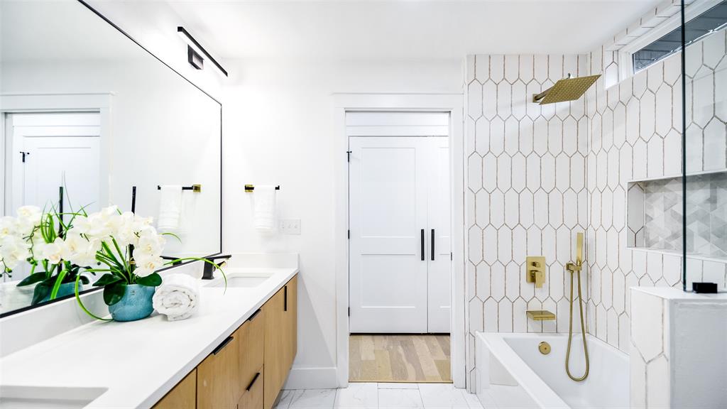 Lake Crest - Residential