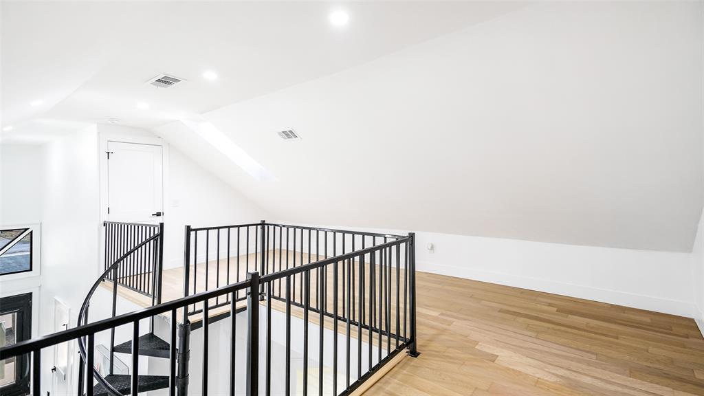 Lake Crest - Residential