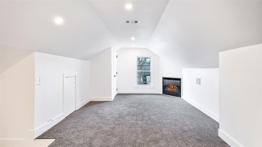 Lake Crest - Residential