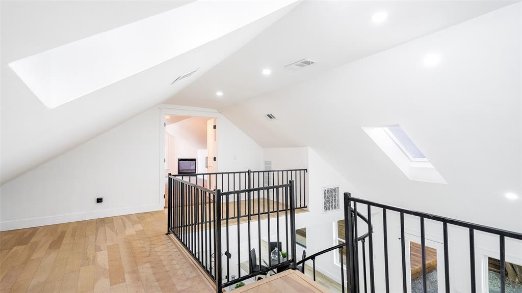 Lake Crest - Residential