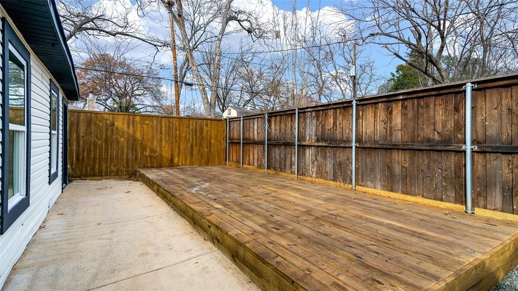 Lake Crest - Residential