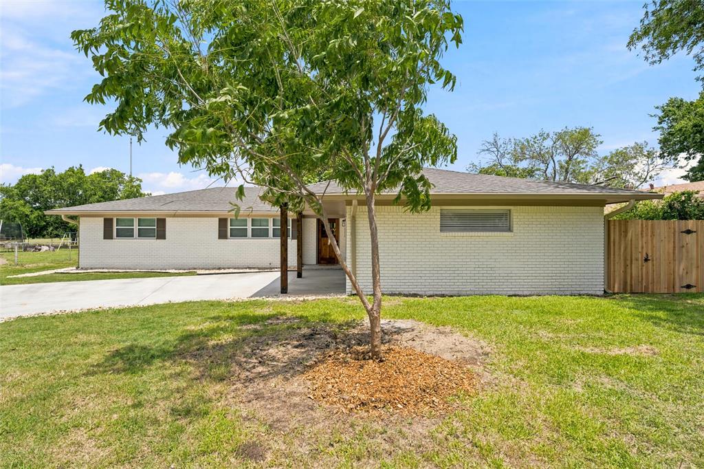 Photo of 108 E San Benito Drive, Waco, TX 76706 (MLS # 21305847)