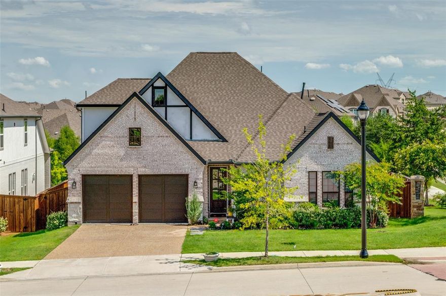 This one-and-a-half story, 4 bedroom and 4 bathroom  gem offers a breathtaking backyard vista, complete with a meandering creek and the privacy of towering trees, creating a haven for nature enthusiasts and those seeking tranquility.
This stunning Lincoln residence exemplifies contemporary luxury living, featuring cathedral ceilings and a 42-inch direct vent fireplace. The grand culinary kitchen is equipped with stainless steel appliances, an extended island, a separate dining area, and exquisite sliding glass doors that open to the expansive covered patio. It also includes a private office, a luxurious master retreat complete with a large walk-in closet, an elegant freestanding tub, and a frameless mudset shower. The home boasts spacious secondary bedrooms and premium designer finishes throughout. The upper level offers a bonus room with a full bath. Additionally, it includes a three-car garage situated on a corner homesite and is zoned for Wylie ISD. Adding to its allure, the esteemed George W. Bush elementary school is a mere four-minute stroll away, complemented by the top-tier Wylie Independent School District, making this home a true embodiment of the dream lifestyle. Resort Style Living with Lazy River, Full Gym and many other amenities, introducing an exquisite GFO home nestled in the highly sought-after Prestigious Inspiration neighborhood. This elegant residence is just a stone's throw away from the clubhouse, boasting a state-of-the-art fitness gym, a tranquil lazy river, and a captivating view of the serene lake. Don't miss the opportunity to experience the epitome of refined living!
Seller will pay $10,000 to buy the interest  rate down