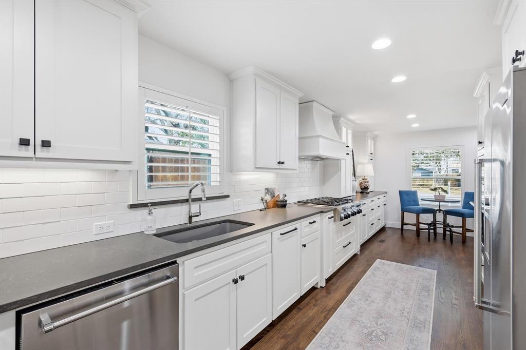 White Rock North 14th Instl - Residential