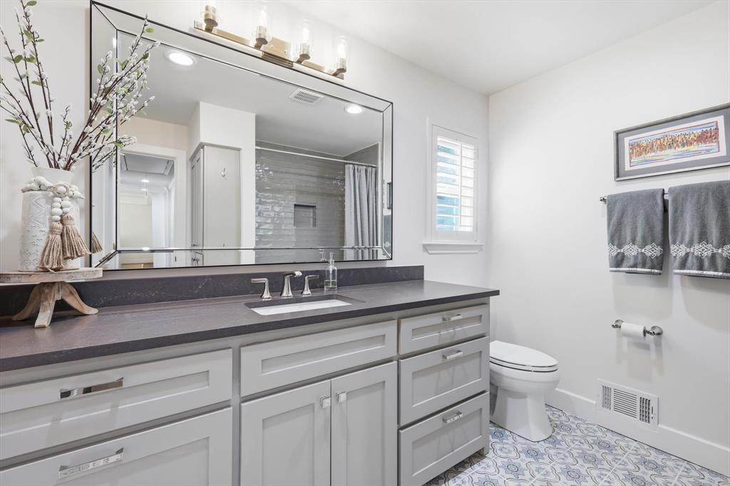 White Rock North 14th Instl - Residential