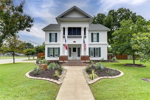 520 N College Street Waxahachie TX 75165