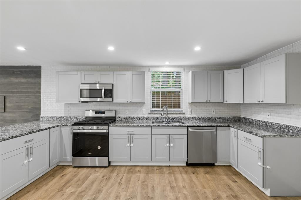 Cloverdale 02 - Residential