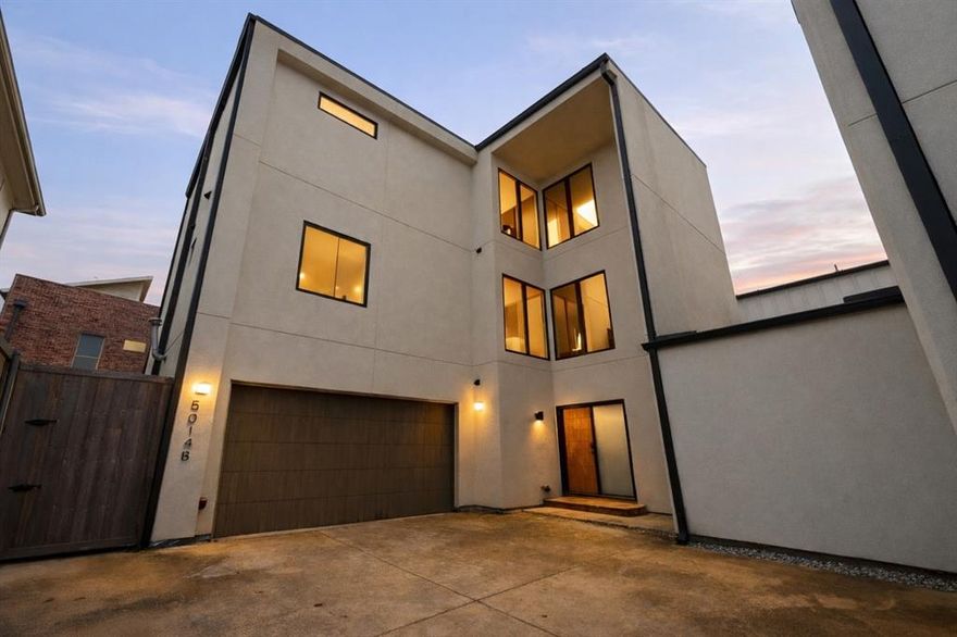 Welcome to 5014 Mission—a beautifully remodeled, fully income-producing duplex offering the perfect combination of modern luxury, privacy, and investment potential. This spacious property features 4 bedrooms and 4.5 baths across two well-designed units, ideal for generating rental income or accommodating multi-generational living.With no shared interior walls, each side of the duplex provides exceptional privacy and a serene, single-family home feel. Inside, you’ll find oversized bedrooms and bathrooms, including two large primary suites, and a spacious upstairs family room perfect for entertaining or relaxing.
Thoughtful updates and high-end finishes run throughout the property, ensuring move-in-ready ease for owners and tenants alike. Outside, enjoy a private outdoor space ideal for hosting or unwinding in your own peaceful retreat.
Located in a prime, sought-after neighborhood, you’re just minutes from top dining, shopping, and entertainment options. Whether you're an investor seeking strong rental returns or a buyer looking to live in one unit while leasing the other, this duplex offers unmatched versatility and value.
Don’t miss this rare opportunity to own a turnkey duplex in one of the city’s most desirable areas.