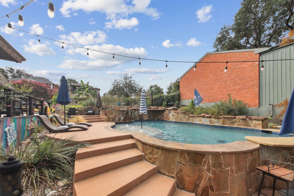 502 Columbia Drive