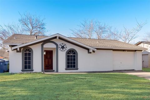 Photo of 1522 Deepwood Drive, Garland, TX 75040 (MLS # 21230883)