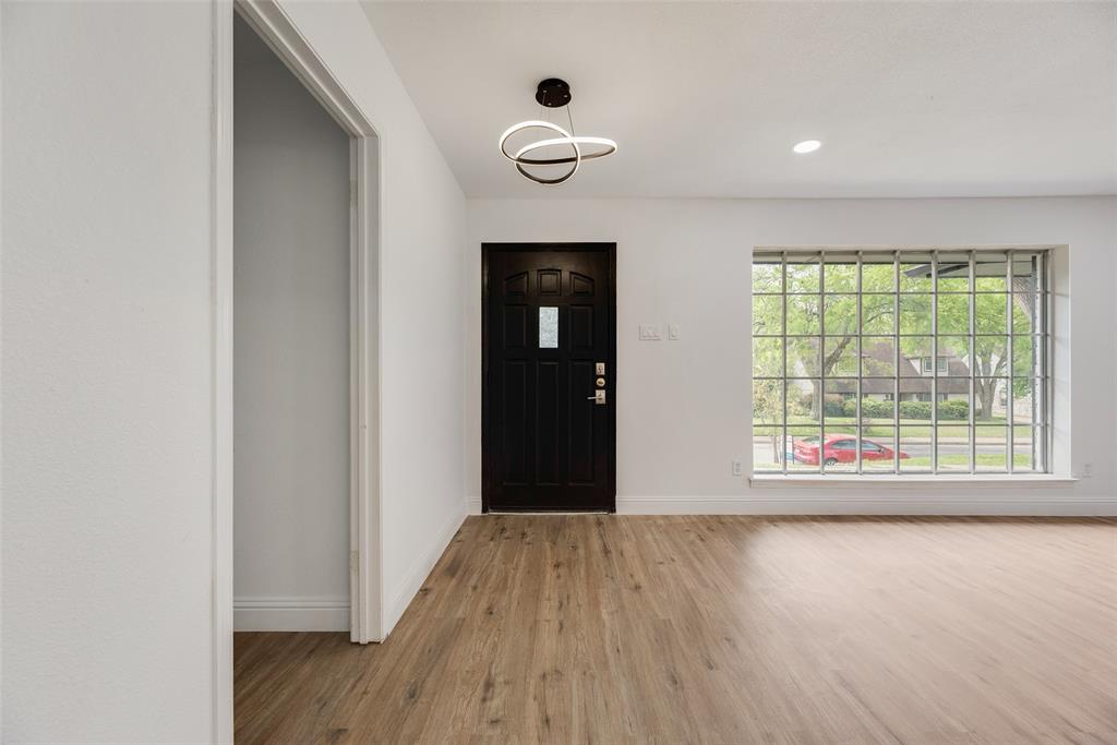 10823 Meadowcliff Lane