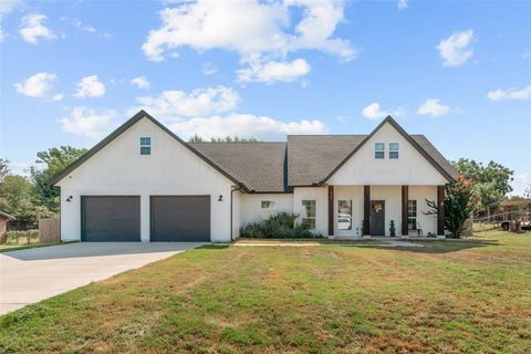 325 Berryhill Drive Springtown TX 76082