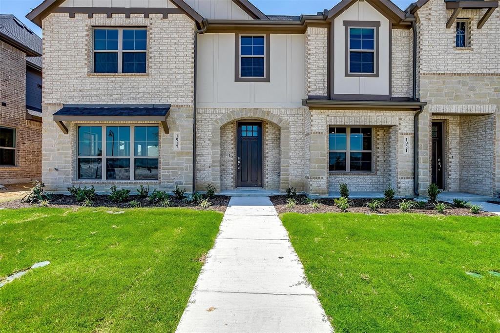 815 Homeplace Circle