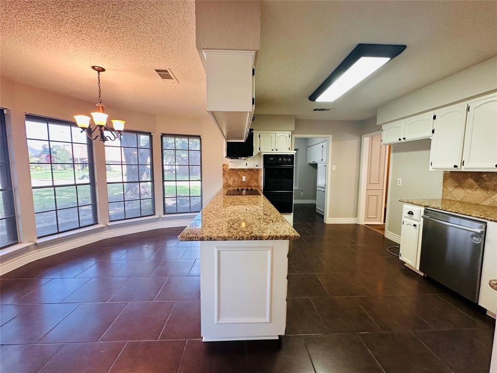 Mansfield, Texas 76063, United States, 3 Bedrooms Bedrooms, ,2 BathroomsBathrooms,Residential,Pending,132363