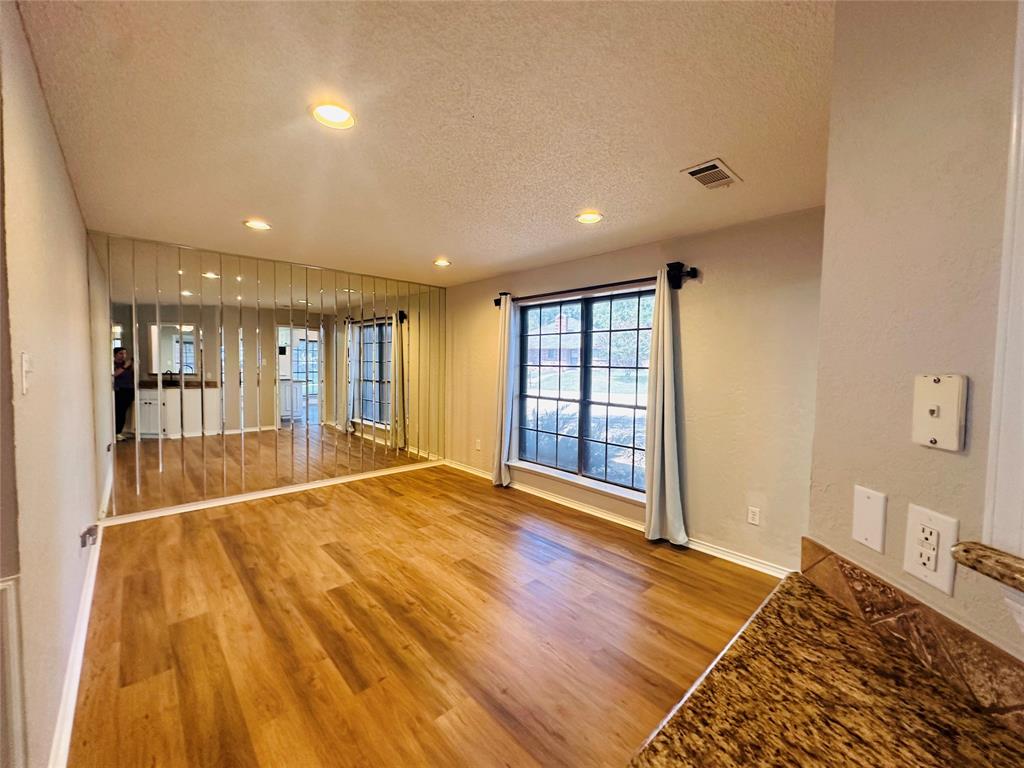 Mansfield, Texas 76063, United States, 3 Bedrooms Bedrooms, ,2 BathroomsBathrooms,Residential,Pending,132363