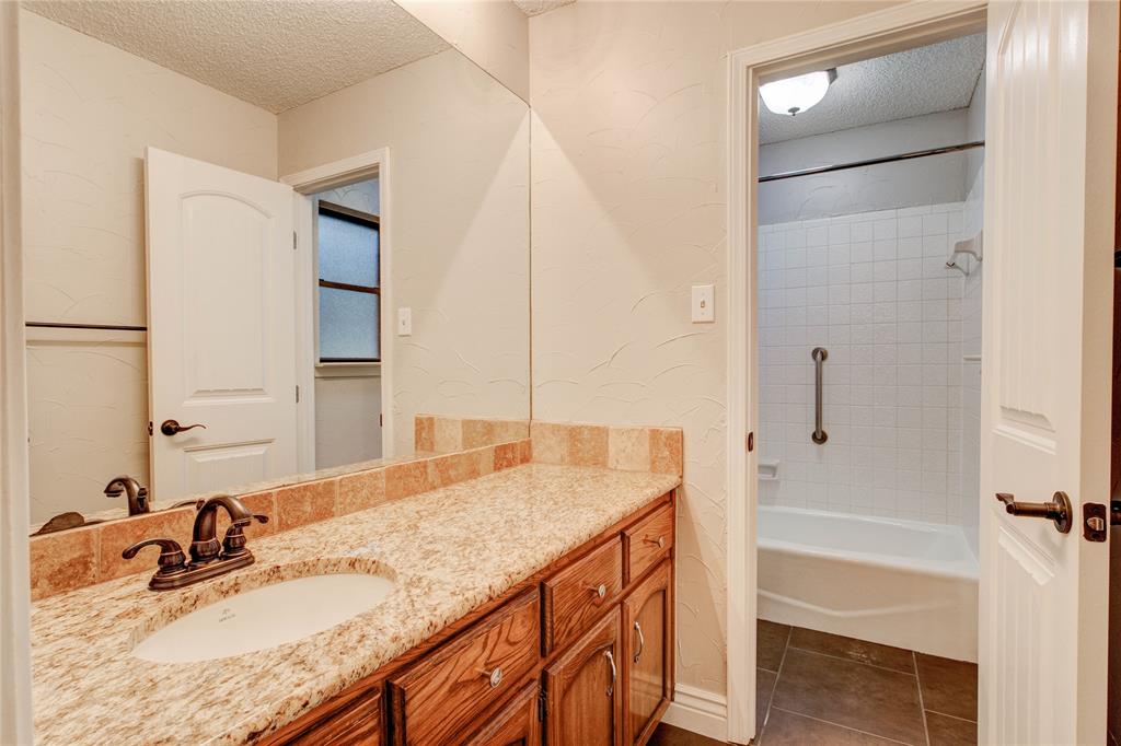 Mansfield, Texas 76063, United States, 3 Bedrooms Bedrooms, ,2 BathroomsBathrooms,Residential,Pending,132363