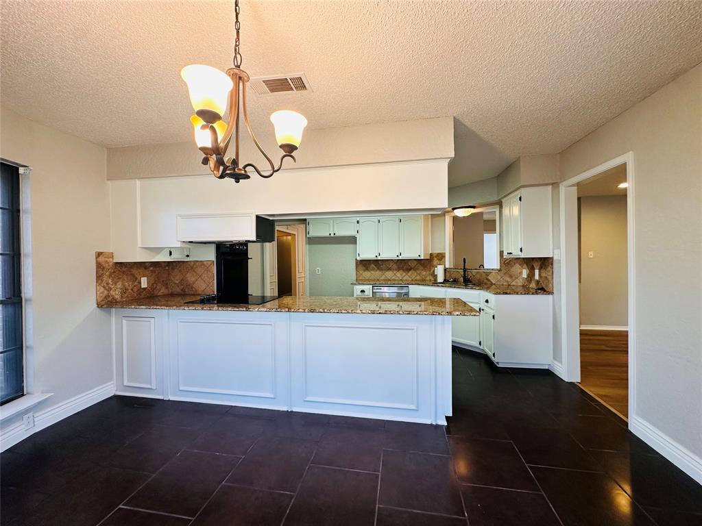 Mansfield, Texas 76063, United States, 3 Bedrooms Bedrooms, ,2 BathroomsBathrooms,Residential,Pending,132363