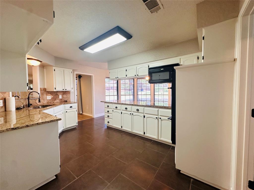 Mansfield, Texas 76063, United States, 3 Bedrooms Bedrooms, ,2 BathroomsBathrooms,Residential,Pending,132363