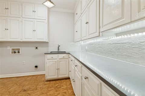 Tiny photo for 4303 University Boulevard, University Park, TX 75205 (MLS # 21340283)