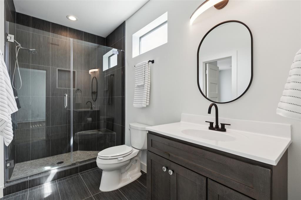 Royal Crest - Residential