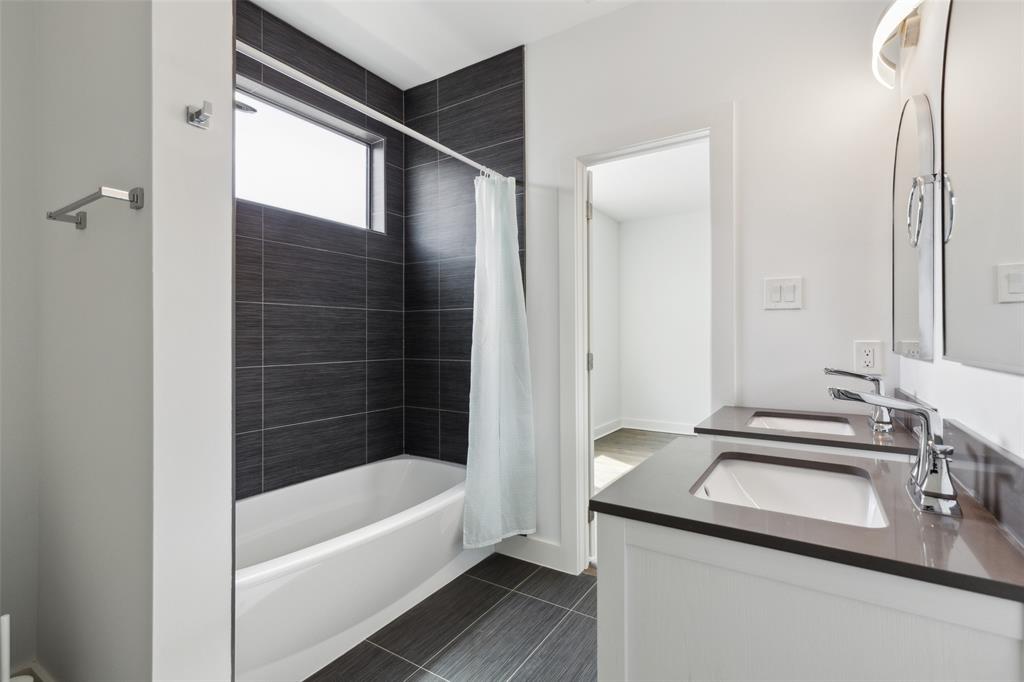 Royal Crest - Residential