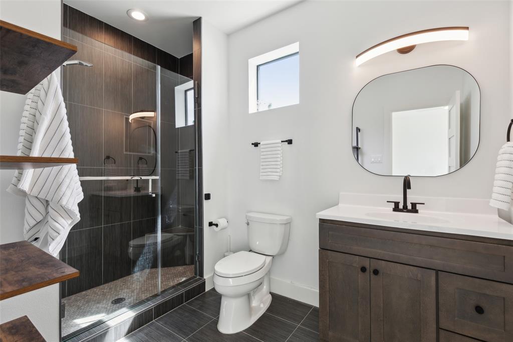 Royal Crest - Residential