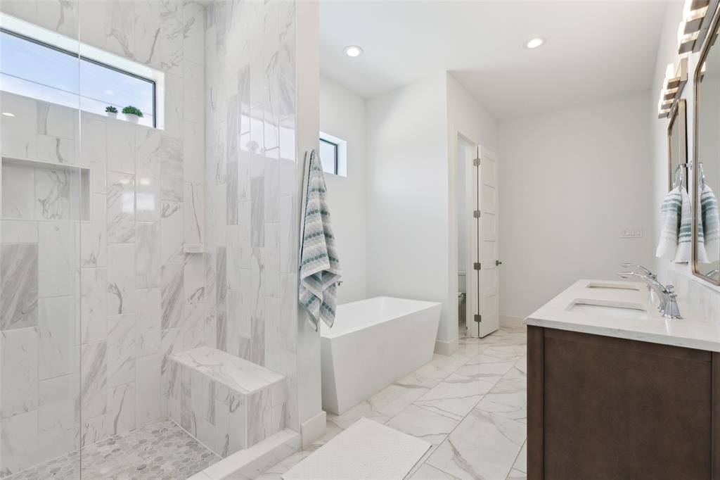 Royal Crest - Residential