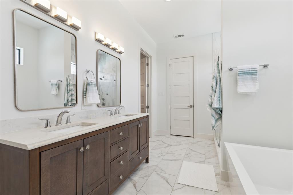 Royal Crest - Residential