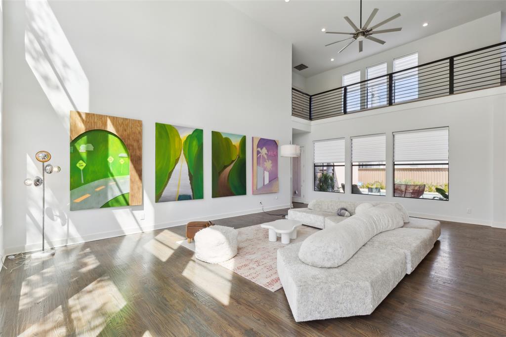 Royal Crest - Residential