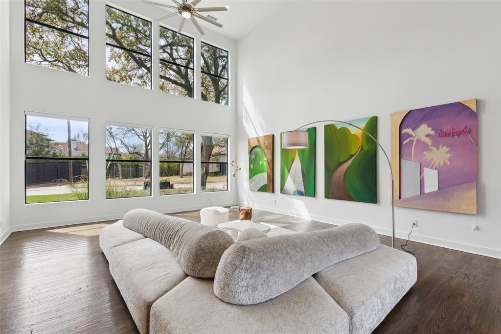 Royal Crest - Residential