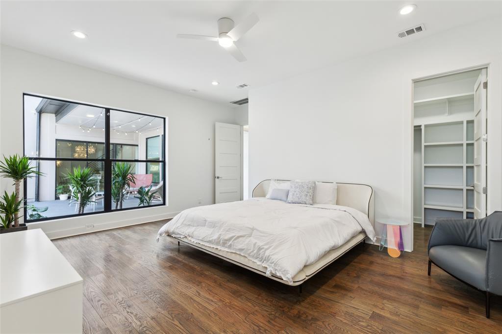 Royal Crest - Residential