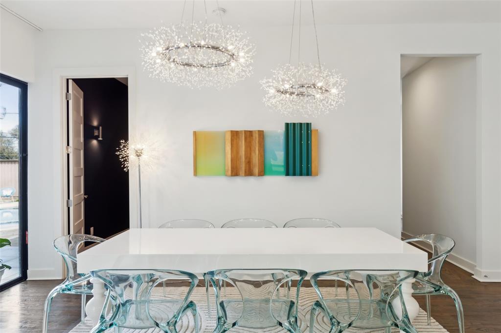 Royal Crest - Residential