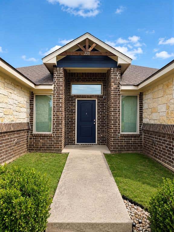 Photo of 220 Church Avenue, Waco, TX 76706 (MLS # 21350235)