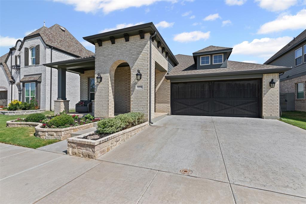 1116 Grassy Lane