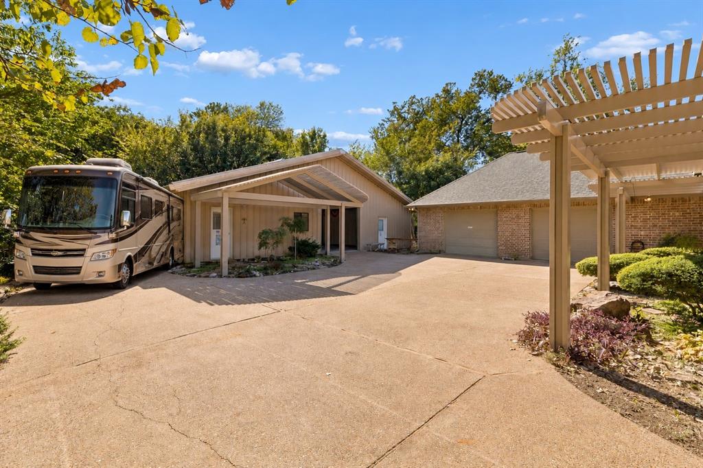 186 Moonlight Drive