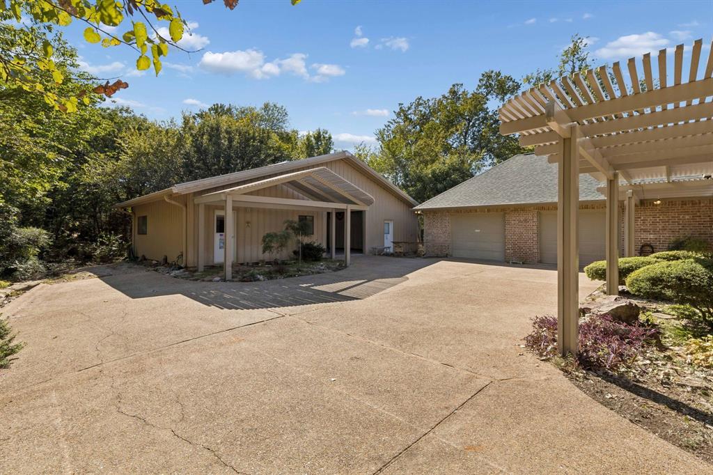 186 Moonlight Drive