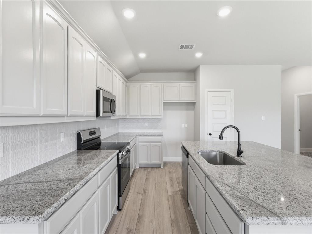 1541 Dresser Street
